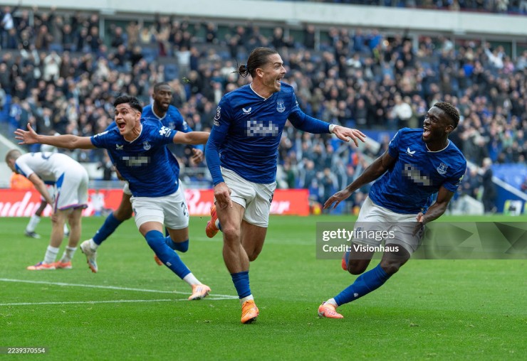 Grealish gieo sầu cho Crystal Palace