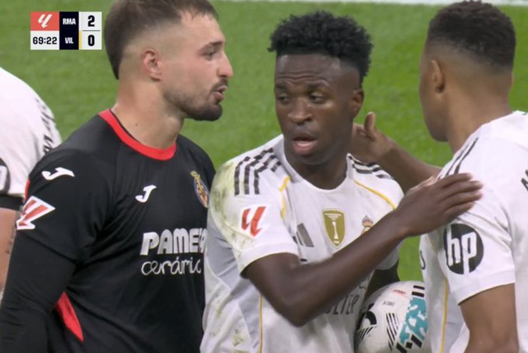Dù đang đua vua phá lưới La liga nhưng Mbappe vẫn sẵn sàng nhường pha sút phạt đền cho Vinicius