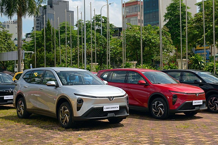 VinFast Limo Green chạy thử tại Indonesia, bước chân vào “trận địa” MPV khu vực - 7