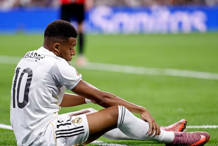 Tin mới nhất bóng đá tối 5/10: Real Madrid báo tin mừng về chấn thương của  Mbappe