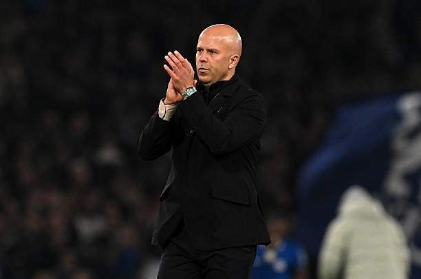 Arne Slot đang đối mặt thách thức ngày một lớn trong mùa thứ 2 tại Anh