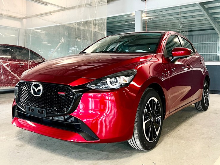 Mazda 2 2025: Chiếc xe hạng B khiến xe sang phải dè chừng tại Việt Nam - 3