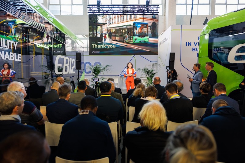 Xe buýt điện VinFast xuất hiện tại triển lãm châu Âu - 2