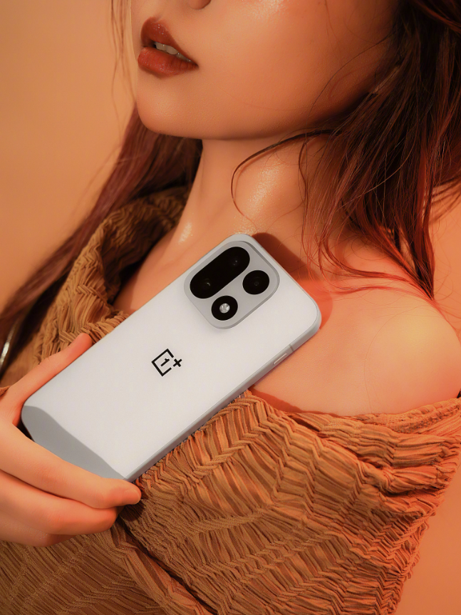 OnePlus 15.
