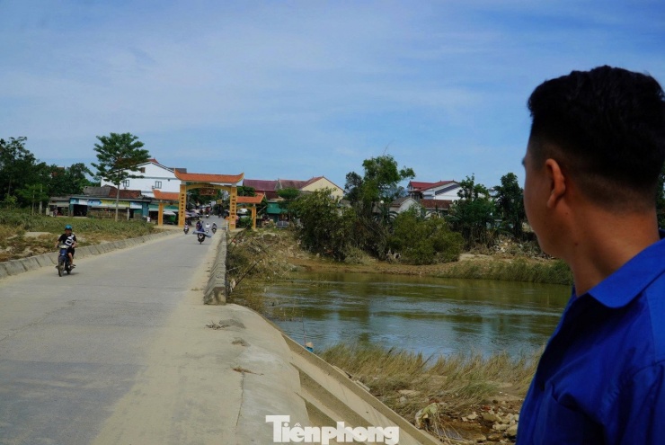 Cầu tràn Phố Giang bắc qua sông Ngàn Phố nơi xảy ra sự việc.