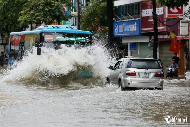 Hà Nội lên phương án cấm đường nếu ngập sâu hơn 30cm - 1