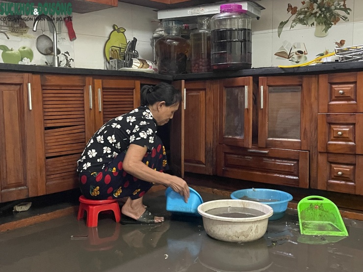 Hà Nội: Sau một tuần ngập lụt, phố Miêu Nha dần trở lại nhịp sống thường ngày - 2