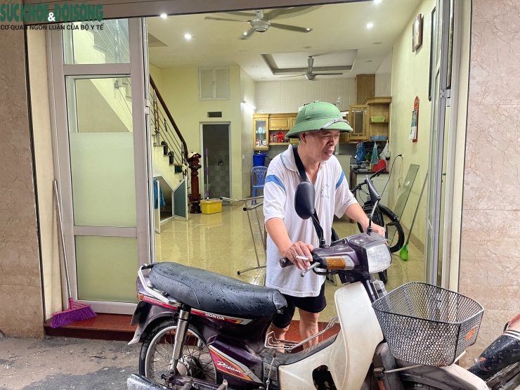 Hà Nội: Sau một tuần ngập lụt, phố Miêu Nha dần trở lại nhịp sống thường ngày - 7