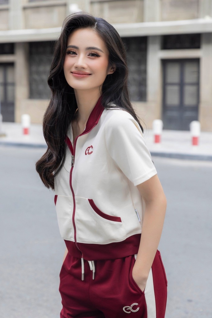 Hoa hậu Huỳnh Trần Ý Nhi.