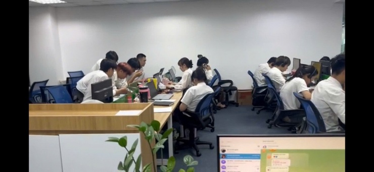 Các nhân viên thuộc bộ phận kinh doanh của hệ thống Nam và đồng phạm