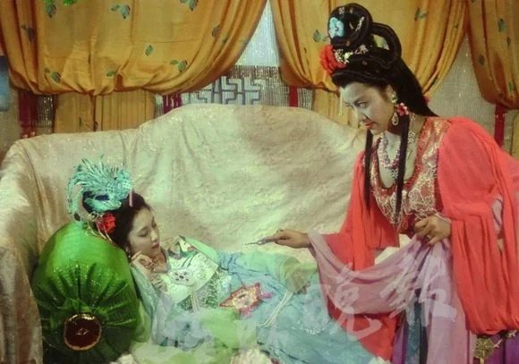 Bọ Cạp Tinh có sức mạnh ghê gớm, giỏi ẩn nấp, muốn tiếp cận Nữ vương Nữ nhi quốc để soán ngôi.