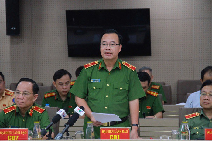 Đại diện Văn phòng Cơ quan Cảnh sát điều tra (Bộ Công an) thông tin tại buổi họp báo