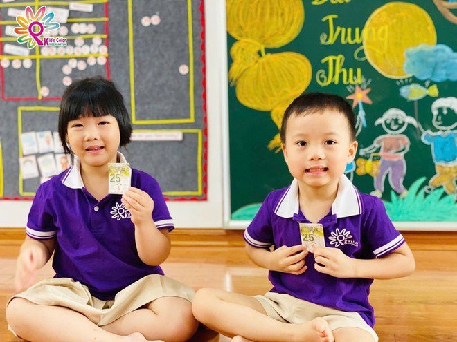 Trường Mầm non Kid's Color (Nam Từ Liêm) vẫn linh động nhận trông trẻ với những gia đình không có điều kiện để con ở nhà ngày 6/10 (Ảnh FPNT)