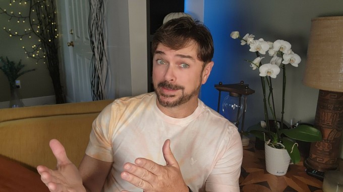 Gibson sắp bước sang tuổi 60, song tuổi sinh học trẻ hơn 25 năm.