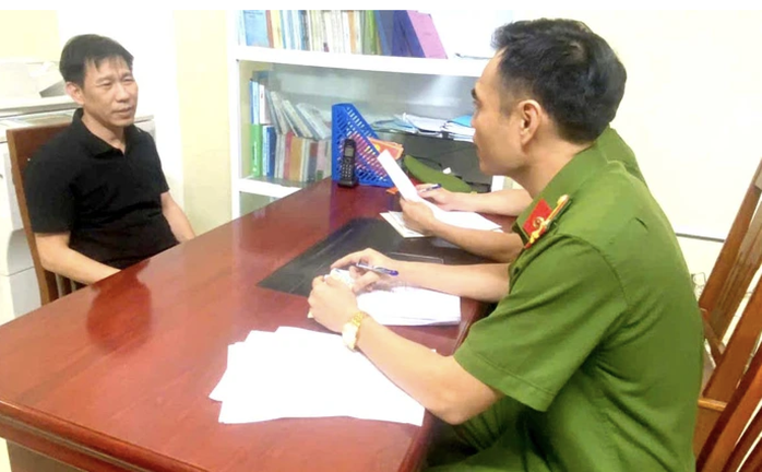 "Trùm giang hồ" Mạnh "gỗ" tại cơ quan công an. Ảnh: Công an tỉnh Thanh Hóa