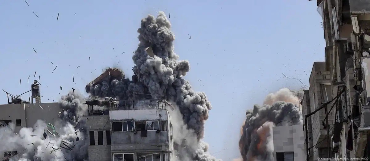 Thành phố Gaza (Dải Gaza) bị Israel ném bom dữ dội (ảnh: Anadolu)