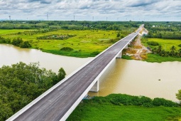 Vẻ đẹp say đắm lòng người của cung đường Hồ Chí Minh nhìn từ trên cao