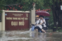 Bão Matmo suy yếu: Sở GD-ĐT Hà Nội ra thông báo hoả tốc