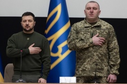 Thế giới - Hai cơ quan quyền lực Ukraine công khai đối đầu: Nga “ngư ông đắc lợi”?