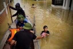 Tin tức trong ngày - Mùa bão bất thường cả về số lượng, cường độ, phạm vi ảnh hưởng