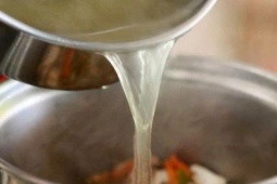 7 mẹo xử lý món canh bị mặn, không cần đổ đi