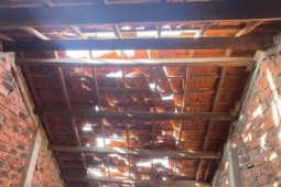 Tin tức trong ngày - Trường học ở Quảng Ngãi hư hỏng sau 24 trận động đất