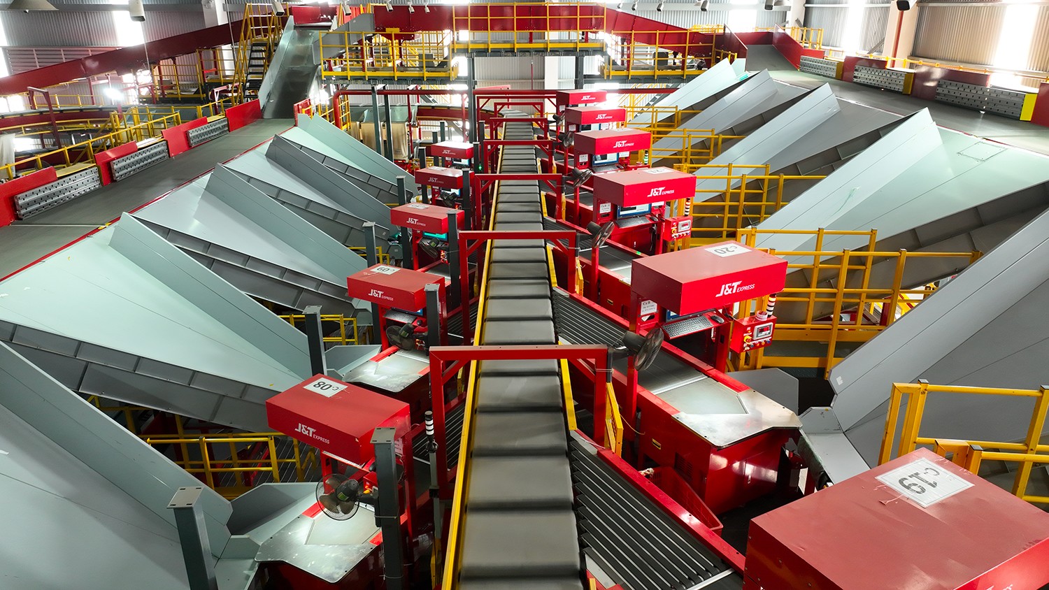 J&T Express không ngừng nỗ lực đổi mới công nghệ, mang đến cho khách hàng những trải nghiệm giao - nhận tốt nhất