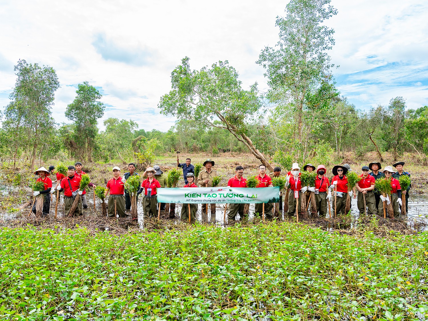 J&T Express ghi dấu ấn phát triển bền vững tại Better Choice Awards 2025 - 2