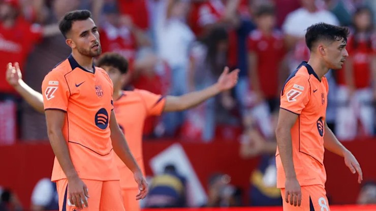 Kỷ lục 10 năm bất bại trước Sevilla của Barcelona tan thành mây khói