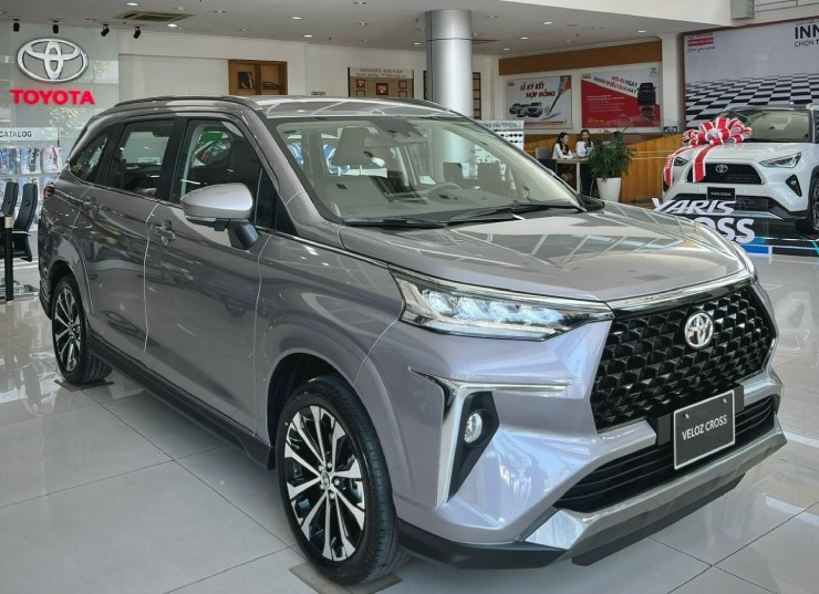 Soi chi tiết các phiên bản Toyota Veloz Cross, giá từ 638 triệu đồng - 1