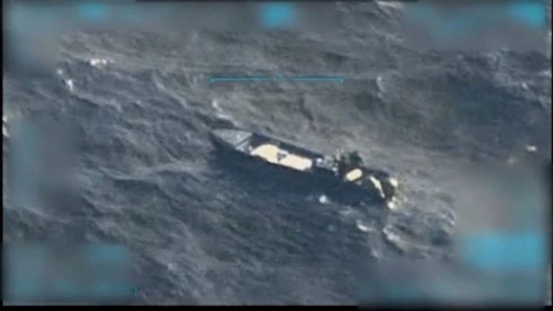 “Xuồng chở ma túy” ngoài khơi Venezuela bị quân đội Mỹ tập kích ngày 15/9 (ảnh: CNN)