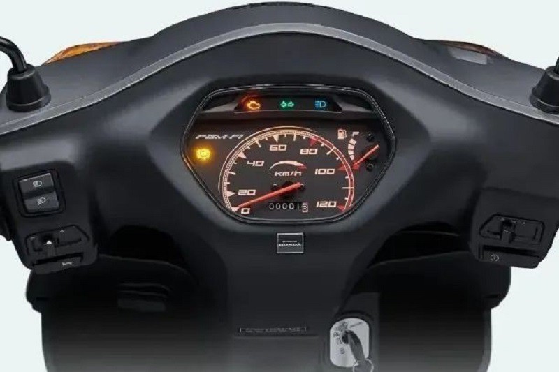 Xe sử dụng đồng hồ analog và chìa khóa cơ truyền thống