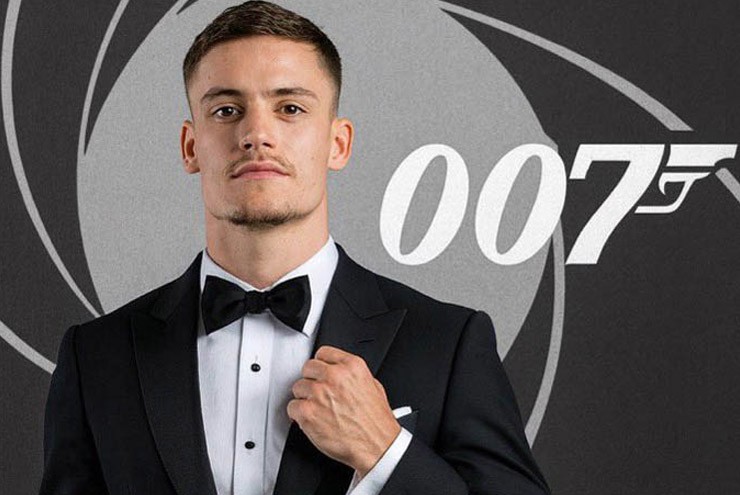 Wirtz đang&nbsp;bị chế giễu không thương tiếc với biệt danh "điệp viên 007"