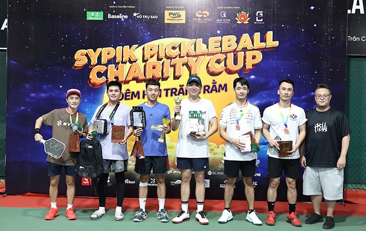 Chức vô địch đôi nam đã thuộc về Shawn Nguyễn và Quang Vinh sau chiến thắng 15-7 trước đôi Boom Nguyễn và Lâm Bảo Toàn.