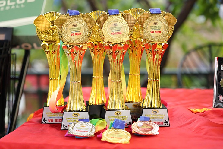 Giải Pickleball Charity Cup – Đêm Hội Trăng Rằm 2025 thu hút sự tham dự của hơn 110 tay vợt, trong đó có những tay vợt chuyên nghiệp, nghệ sĩ nổi tiếng và doanh nhân…