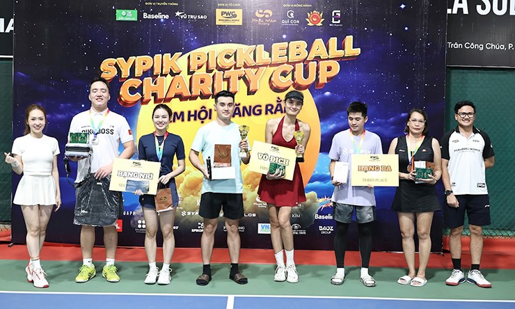 Lê Thúy cho biết có nhiều ý kiến cho rằng pickleball là một thể thao “dưỡng sinh”. Cô khẳng định đây là quan điểm sai lầm của những người chơi thử qua pickleball. Nữ người mẫu cho biết cô hy vọng có nhiều người tham gia bộ môn này hơn để thấy giá trị về sức khỏe, niềm vui và sự kết nối mà pickleball mang lại.