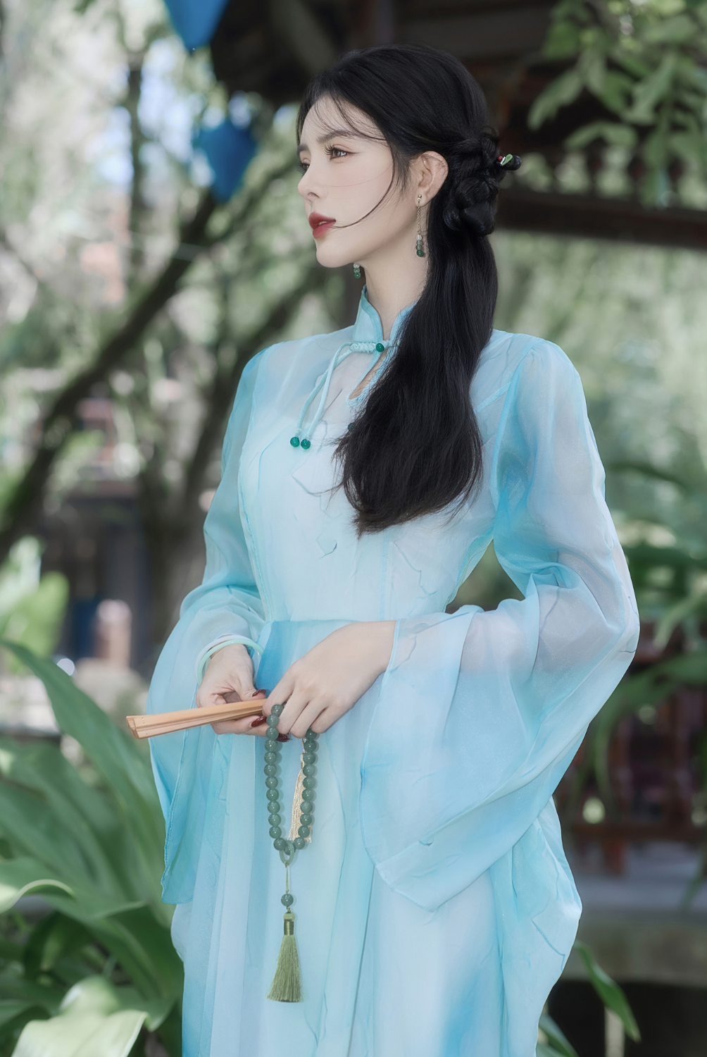 Lilly Luta “gây mê” với bộ ảnh xường xám gợi cảm - 9