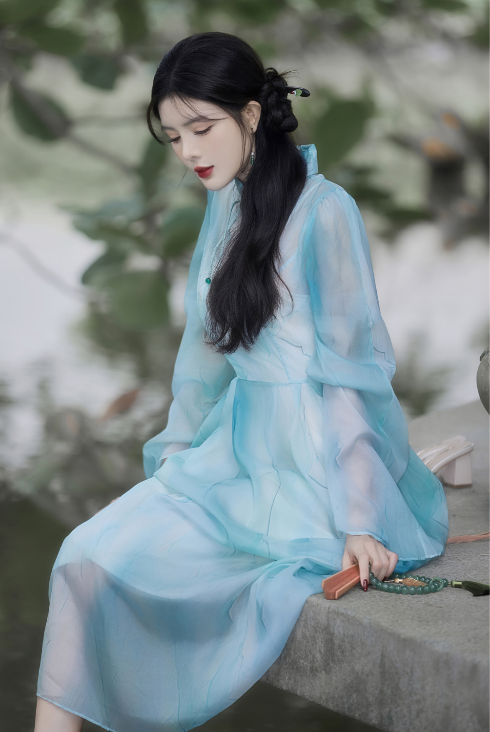 Lilly Luta “gây mê” với bộ ảnh xường xám gợi cảm - 10