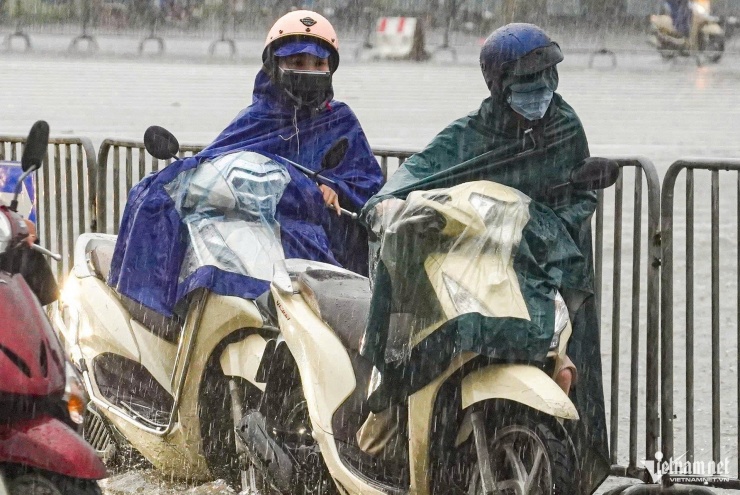 Hà Nội cục bộ có nơi mưa rất to. Ảnh minh họa