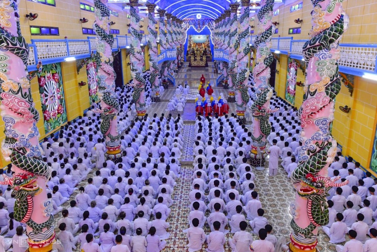 Biển người dự đại lễ 100 năm của đạo Cao Đài - 3