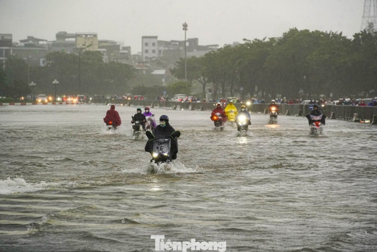 Hà Nội mưa rất lớn đến bao giờ? - 1