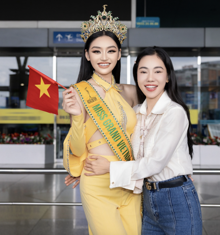 Phản ứng của 'bà trùm hoa hậu' sau phát ngôn thiếu kiểm soát của Yến Nhi - 1