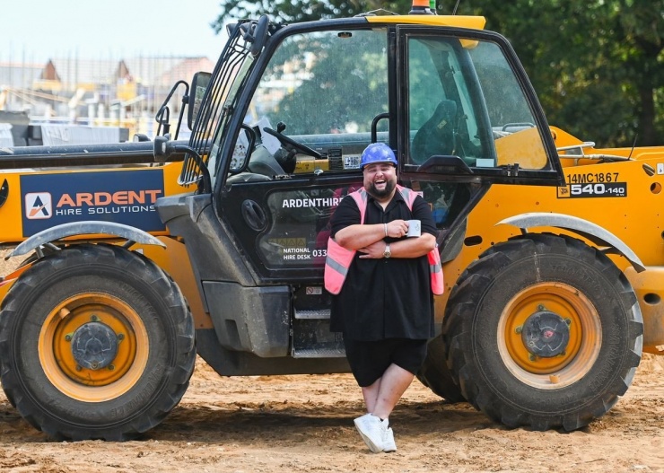 Adam Lopez bỏ công việc xây dựng ở công trường ngay sau khi trúng số. Ảnh: PA