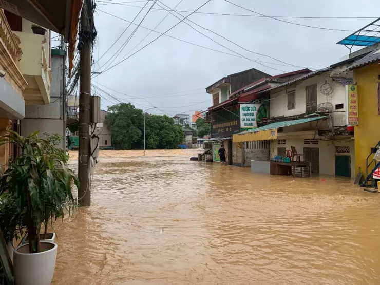 Nước sông Hiến lên nhanh, gây ngập lụt ở các vùng trũng tỉnh Cao Bằng. Ảnh: CTV