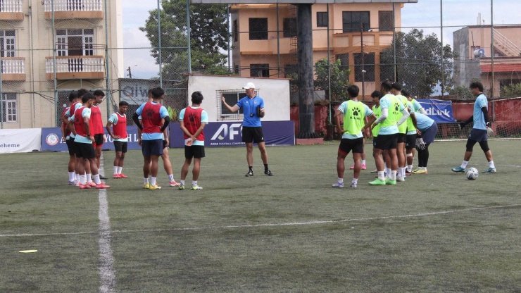 Cơ sở vật chất phục vụ bóng đá ở Nepal là rất khiêm tốn