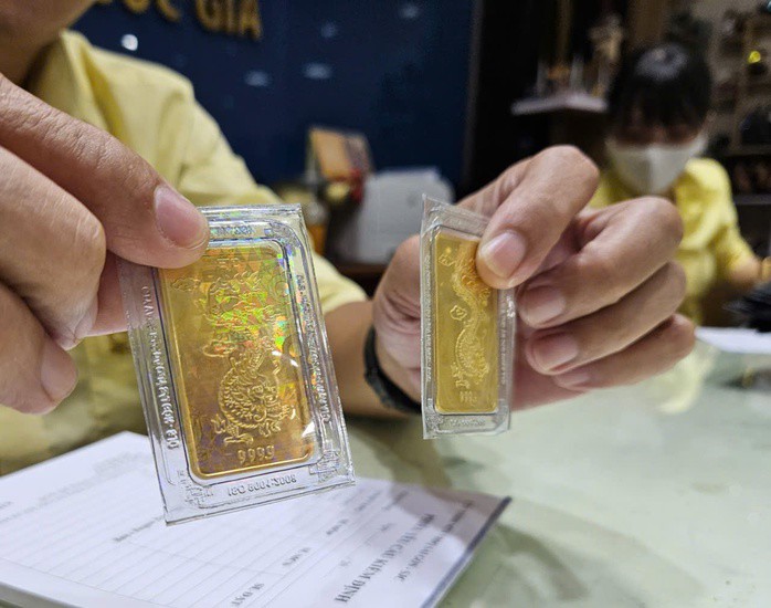 Vàng miếng trở lại đường đua - 1