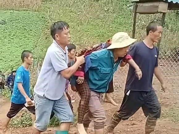 Sét đánh khiến vợ chồng ông S. tử vong. Ảnh: Lực lượng chức năng cung cấp