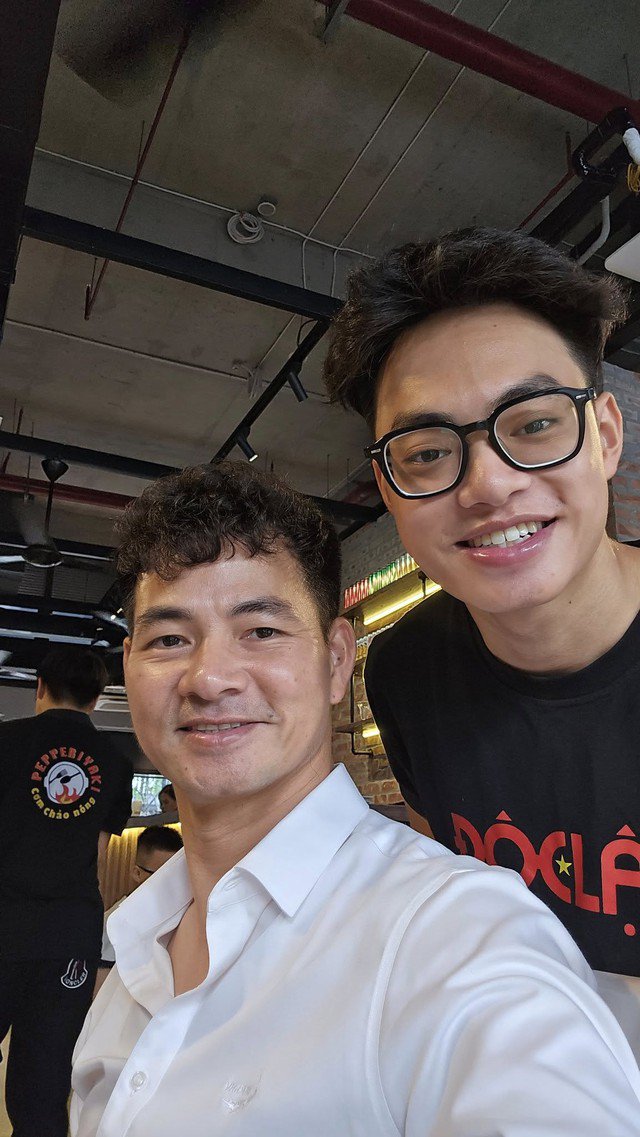 NSND Xuân Bắc bận rộn với công việc nhưng rất quan tâm và sát sao trong việc dạy dỗ con trai.