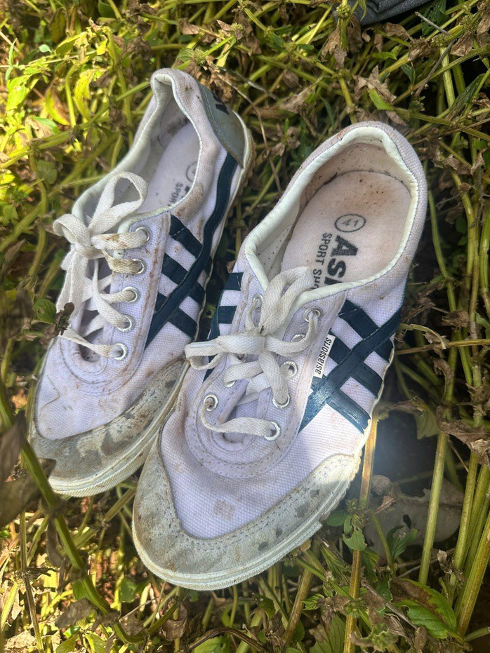 Đôi giày dính đất đỏ "tố" Lê Sỹ Tùng sát hại 3 người ở Đồng Nai