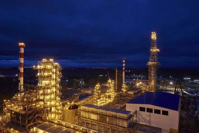 UAV Ukraine tấn công mục tiêu cách xa hơn 2.000km trong lãnh thổ Nga - 1